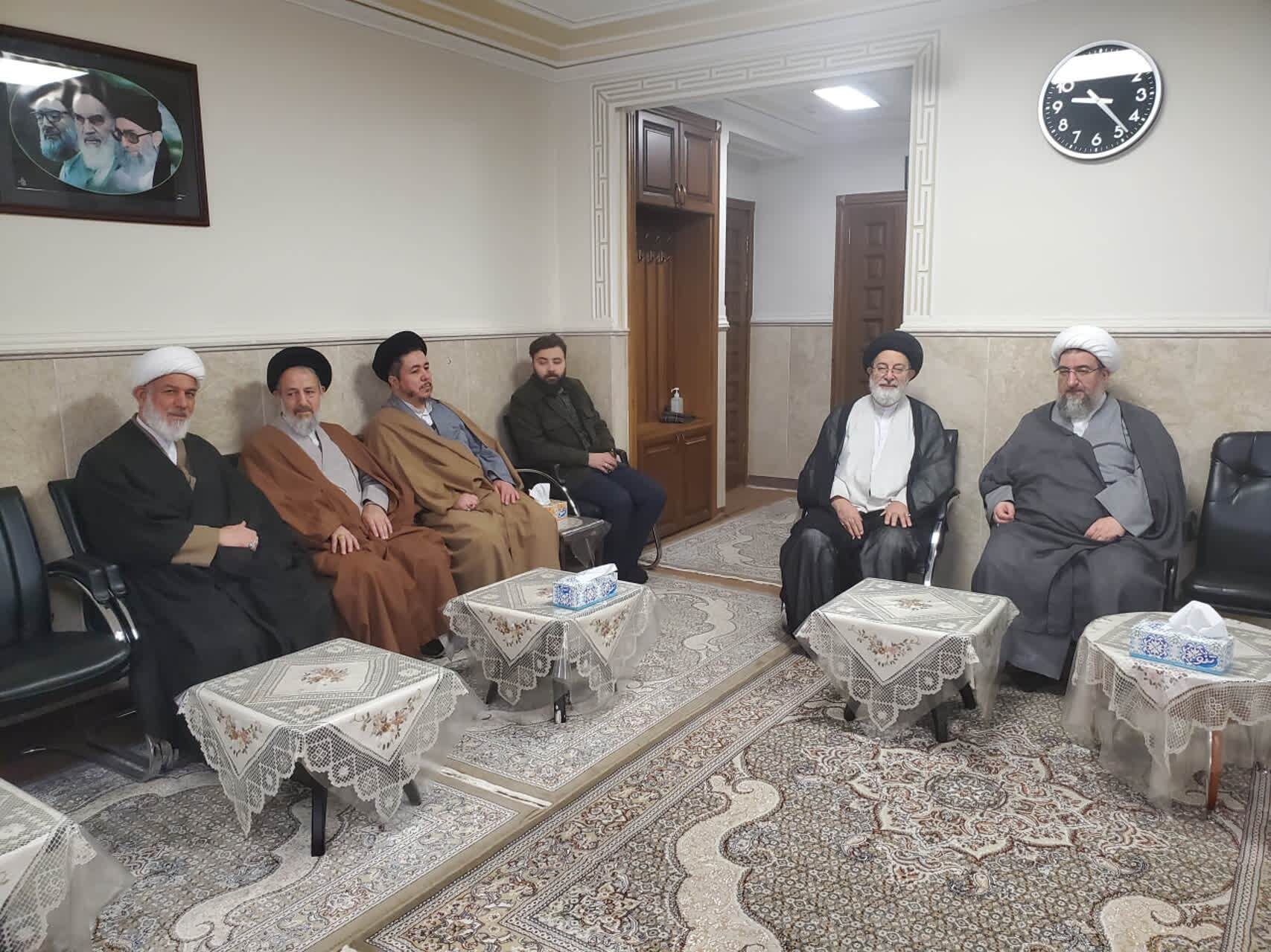 دیدار امام جمعه تبریز با علمای پیشکسوت استان