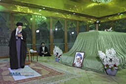 آغاز جشن‌های چهل‌وهفتمین سالگرد پیروزی انقلاب با حضور حضرت آیت‌الله‌العظمی خامنه ای در حرم مطهر حضرت امام خمینی(ره)