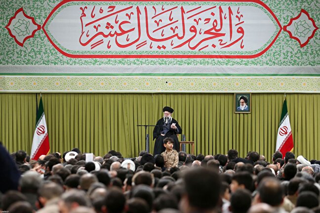 هشدار صریح رهبر انقلاب به آمریکا: اگر جنگی راه بیاندازید، جنگ منطقه‌ای خواهد بود