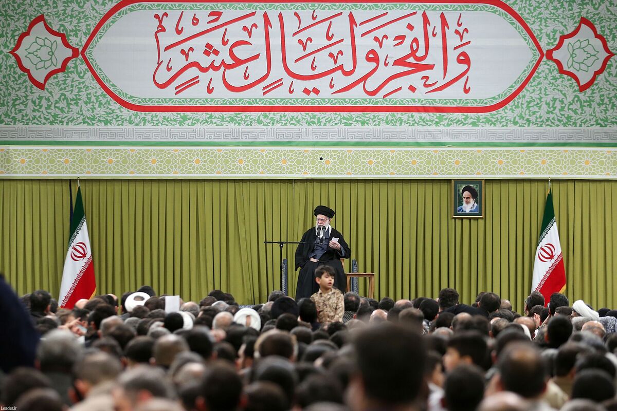 هشدار صریح رهبر انقلاب به آمریکا: اگر جنگی راه بیاندازید، جنگ منطقه‌ای خواهد بود