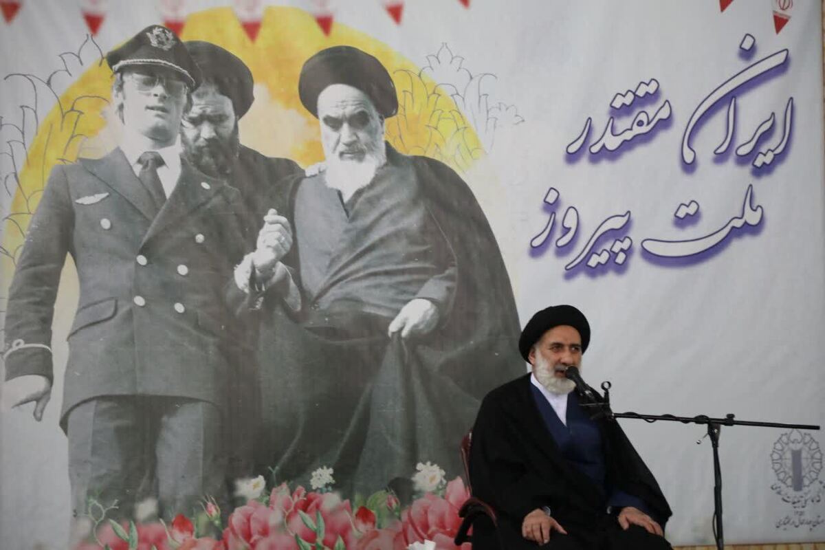 ملت ایران در برابر هیچ دشمنی زانو نخواهد زد