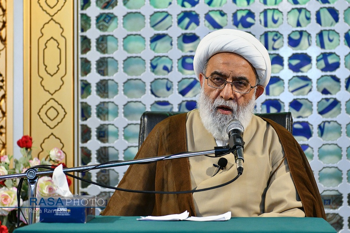 کسانی که سپاه را گروه تروریستی می‌نامند، خودشان تروریست هستند/ سپاه مدافع ضعفا و ارزش‌ها است