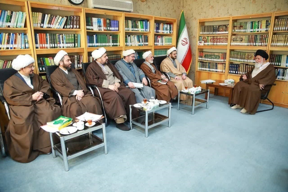 ضرورت احیای مبانی فکری و نظری امام خمینی در حوزه های علمیه