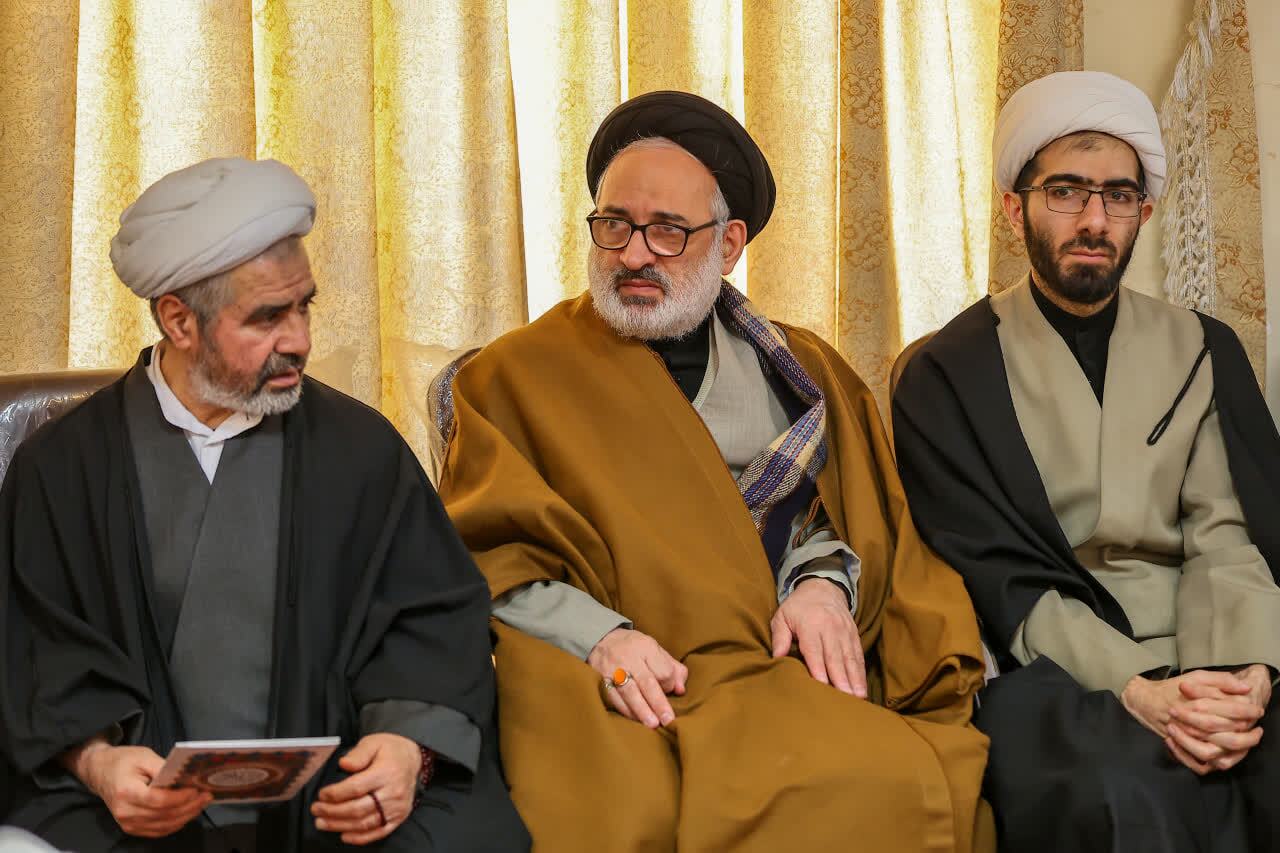 امام جمعه تبریز در آیین بزرگداشت مرحوم سیدابوالفضل مصطفایی حضور یافت+ تصاویر امام جمعه تبریز در آیین بزرگداشت مرحوم سیدابوالفضل مصطفایی حضور یافت+ تصاویر