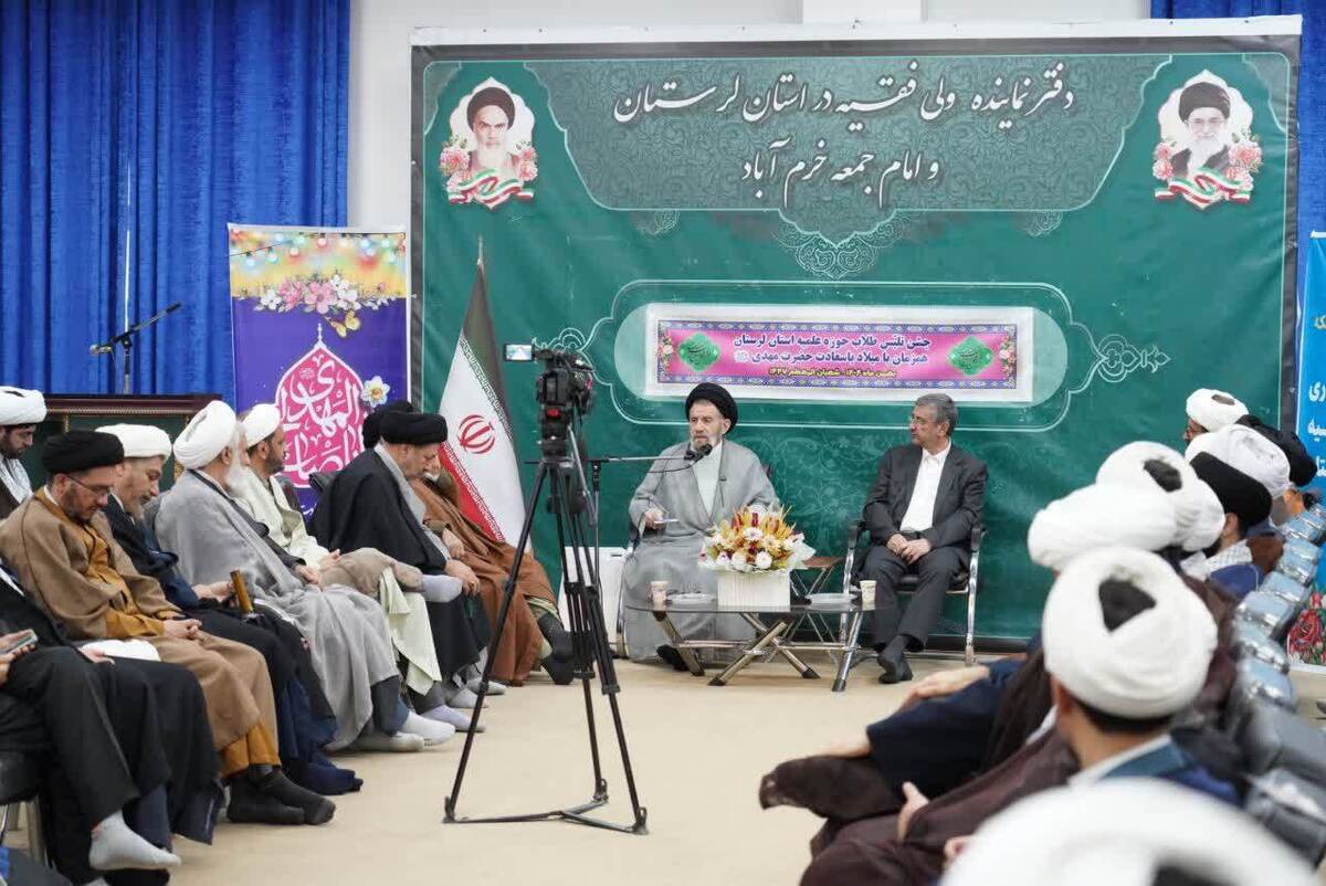 روحانیت پرچمدار جهاد تبیین و پاسدار سلامت اعتقادی جامعه باشد