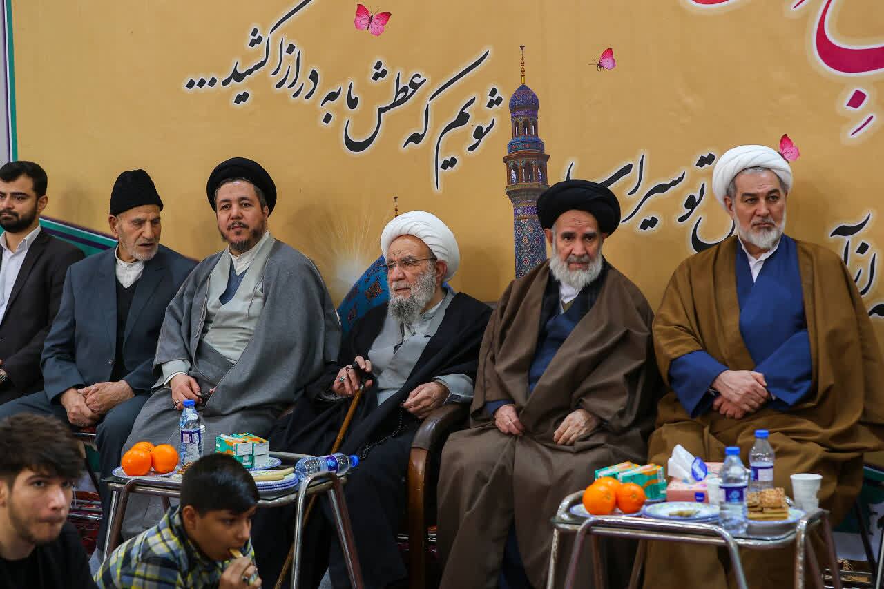 مراسم تلبس طلاب حوزه علمیه حضرت ولی‌عصر(عج) بناب برگزار شد+ تصاویر