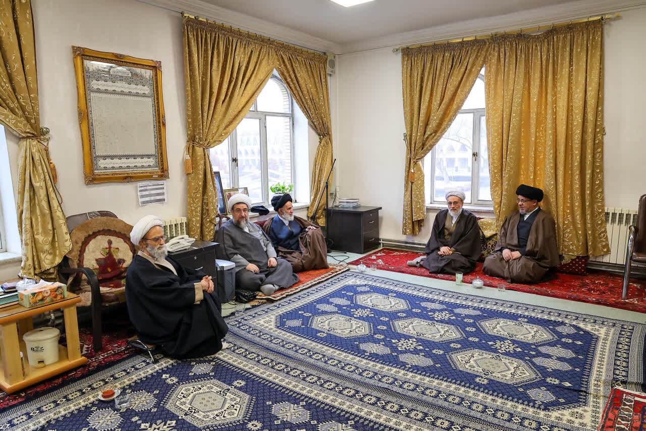 نماینده ولی‌فقیه در آذربایجان شرقی با اساتید پیشکسوت حوزه علمیه بناب دیدار کرد+ تصاویر
