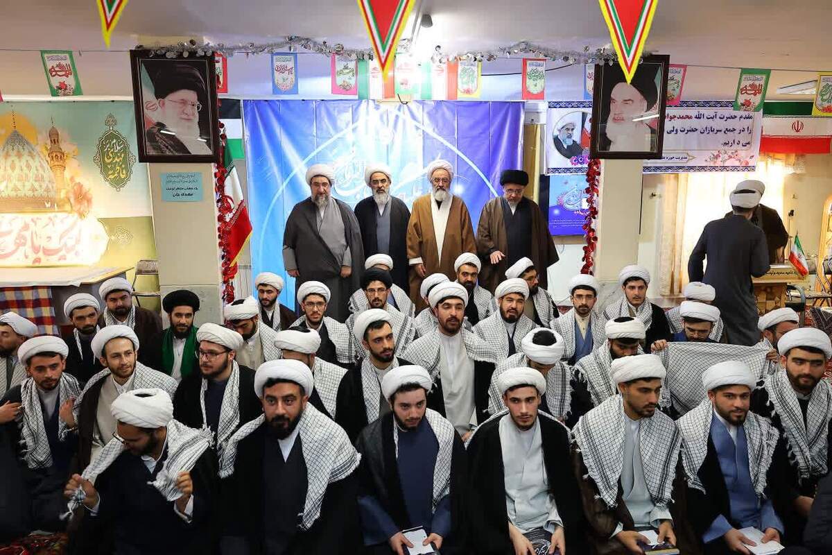 عمامه‌هایی بر سرِ بصیرت؛ پاسخ کوبنده طلاب آذربایجان به جنگ ترکیبی دشمن+ تصاویر