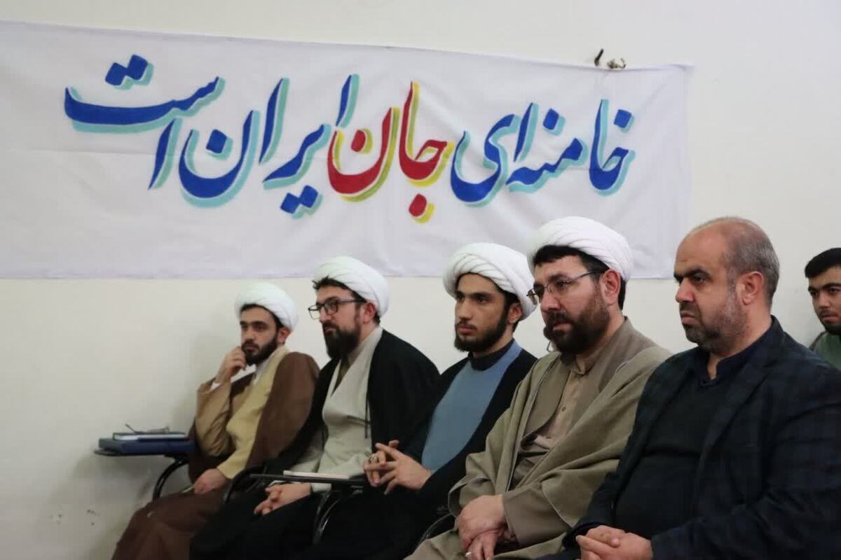 «خامنه‌ای جانِ ایران است» بر دیوار طالبیه طنین‌انداز شد