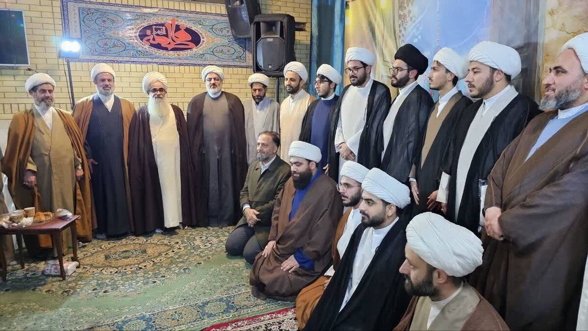 آیین تلبس طلاب مدرسه علمیه محمدیه شیراز برگزار شد