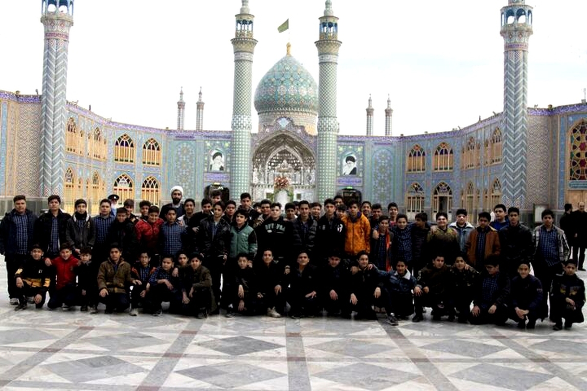 جشن عبادت نوجوانان در آران و بیدگل برگزار شد