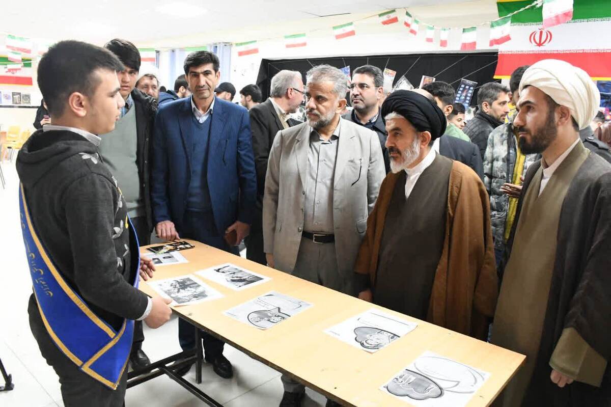 آیین افتتاح چهاردهمین رویداد دانش‌آموزی «مدرسه انقلاب» در ارومیه برگزار شد