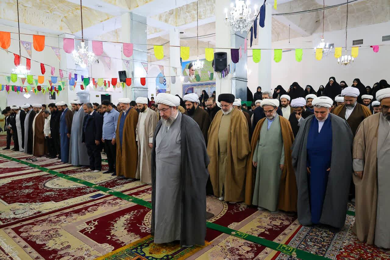 تبلیغ دین، رسالت اصلی و همیشگی روحانیت در پاسداری از انقلاب اسلامی است