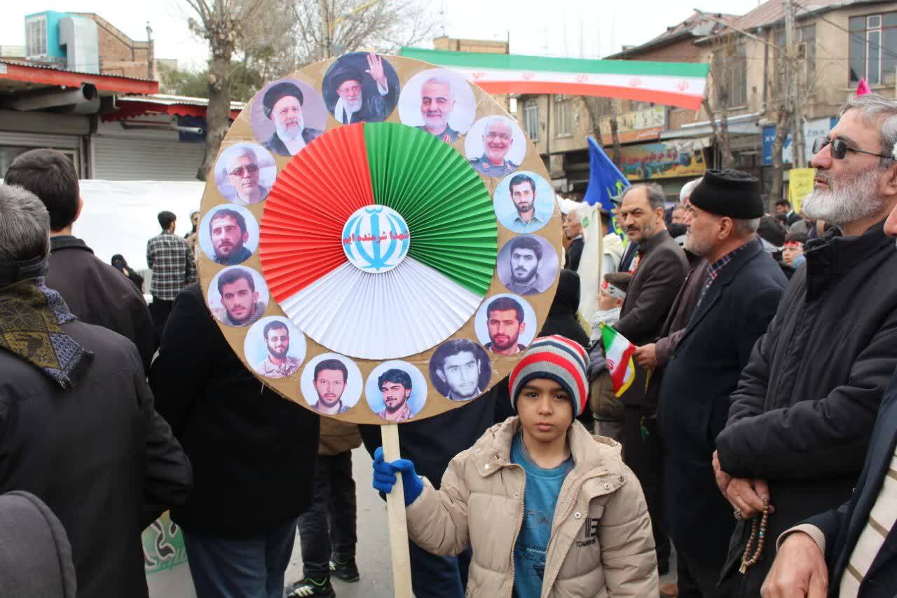 حضور پرشور و دشمنشکن مردم بناب در راهپیمایی یومالله ۲۲ بهمن+ تصاویر حضور پرشور و دشمنشکن مردم بناب در راهپیمایی یومالله ۲۲ بهمن+ تصاویر