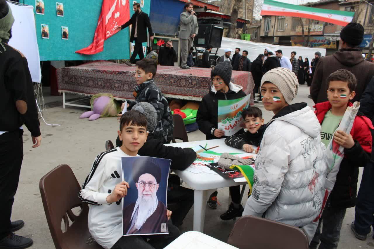 حضور پرشور و دشمنشکن مردم بناب در راهپیمایی یومالله ۲۲ بهمن+ تصاویر حضور پرشور و دشمنشکن مردم بناب در راهپیمایی یومالله ۲۲ بهمن+ تصاویر