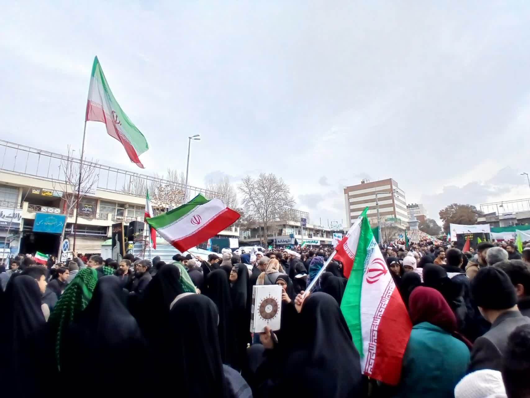 حضور بینظیر مردم مراغه در راهپیمایی چهل و هفتمین فجر انقلاب اسلامی+ تصاویر حضور بینظیر مردم مراغه در راهپیمایی چهل و هفتمین فجر انقلاب اسلامی+ تصاویر