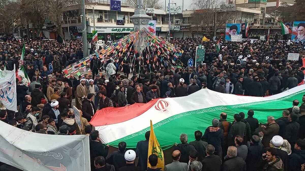 حضور بی‌نظیر مردم مراغه در راهپیمایی چهل‌ و هفتمین فجر انقلاب اسلامی+ تصاویر