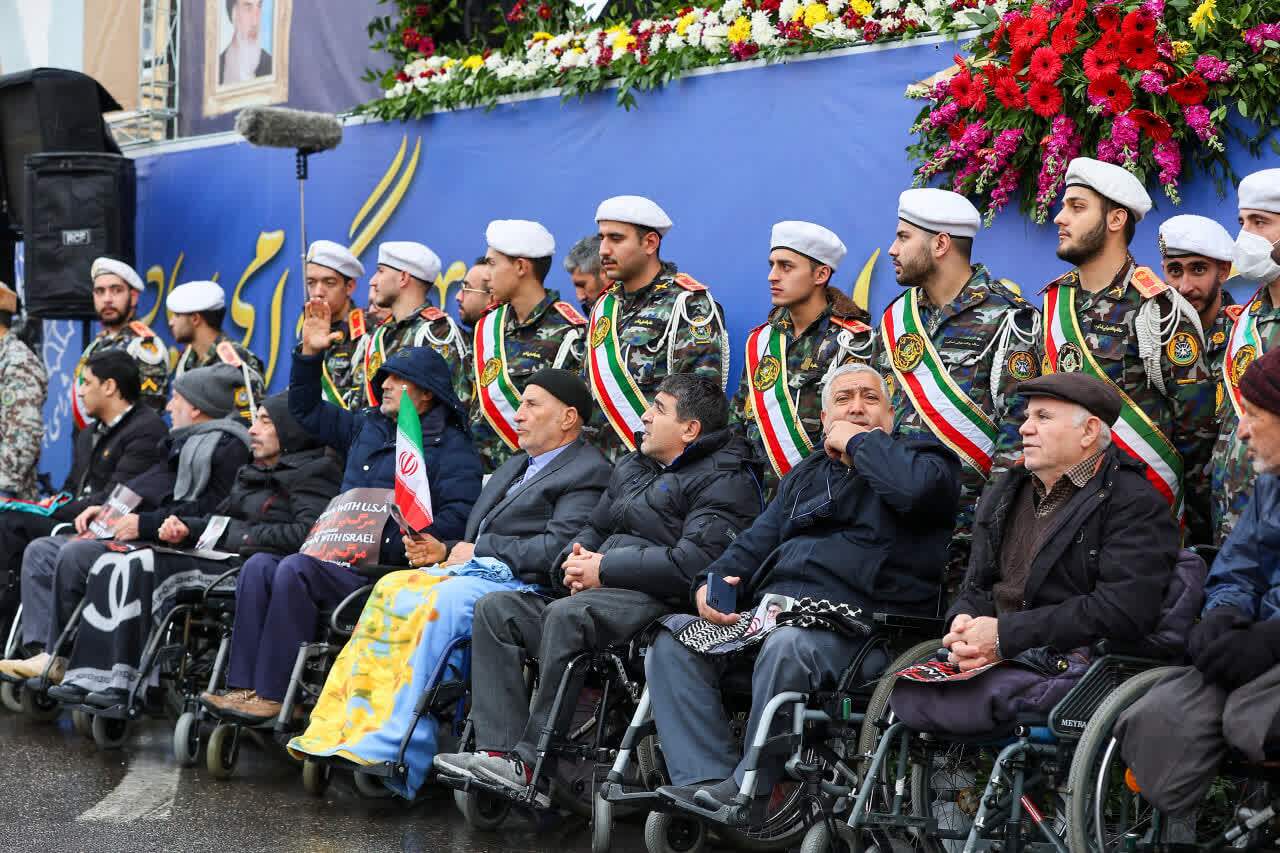 تبریز در ۲۲ بهمن فریاد عزت، ولایت و ایستادگی شد+ تصاویر