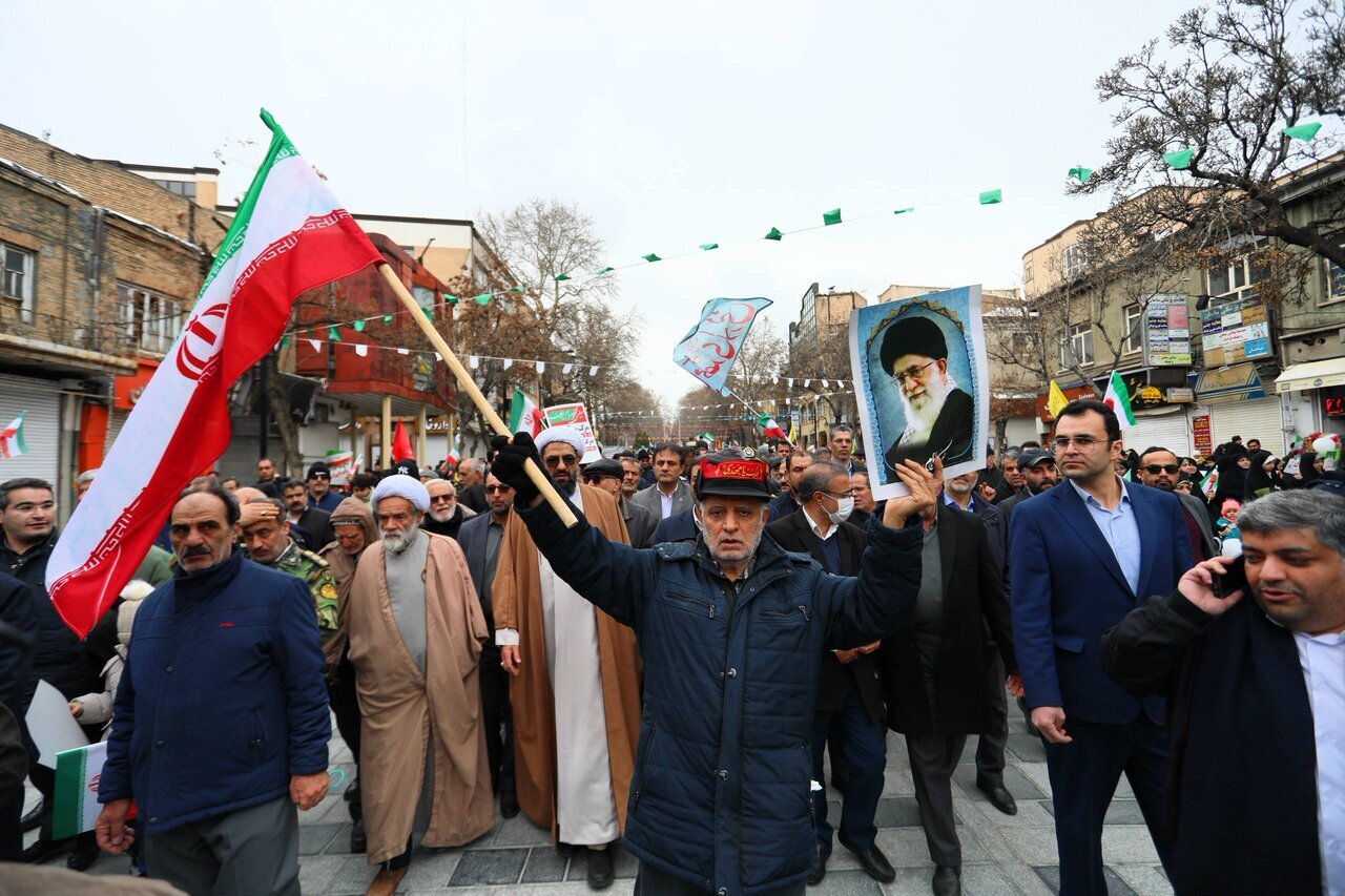 خروش عظیم ملت ایران در یوم الله 22بهمن خروش عظیم ملت ایران در یوم الله 22بهمن