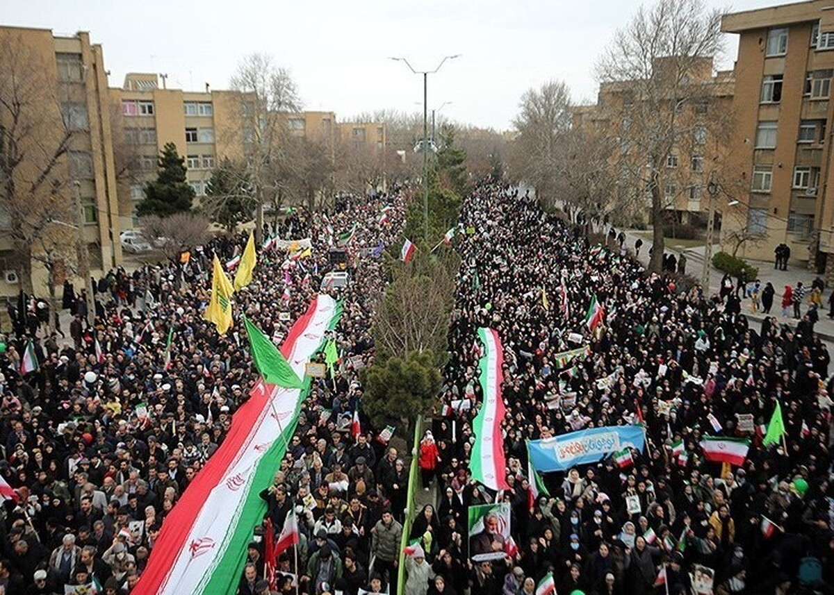 راهپیمایی یومالله ۲۲ بهمن در سراسر استانهای کشور راهپیمایی یومالله ۲۲ بهمن در سراسر استانهای کشور