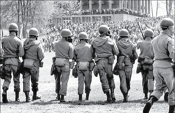 ناکارآمدی ساختاری و بحران مشروعیت در رژیم پهلوی/ چرا ملت ایران «حکومت اسلامی» را برای برون رفت از بحران برگزید؟ ناکارآمدی ساختاری و بحران مشروعیت در رژیم پهلوی/ چرا ملت ایران «حکومت اسلامی» را برای برون رفت از بحران برگزید؟