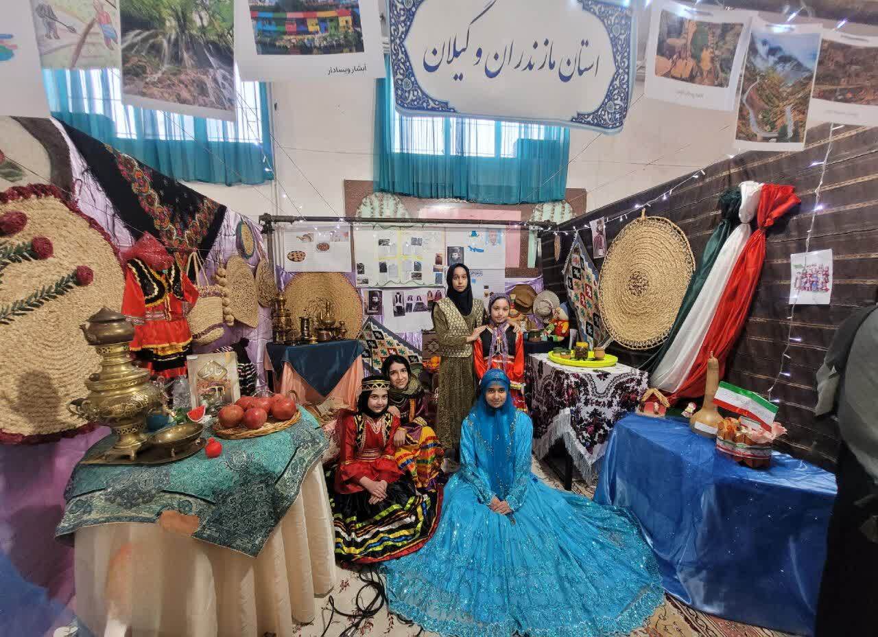 نمایشگاه «ایران جان» جلوهای از هویت و خودباوری نسل نوجوان است نمایشگاه «ایران جان» جلوهای از هویت و خودباوری نسل نوجوان است