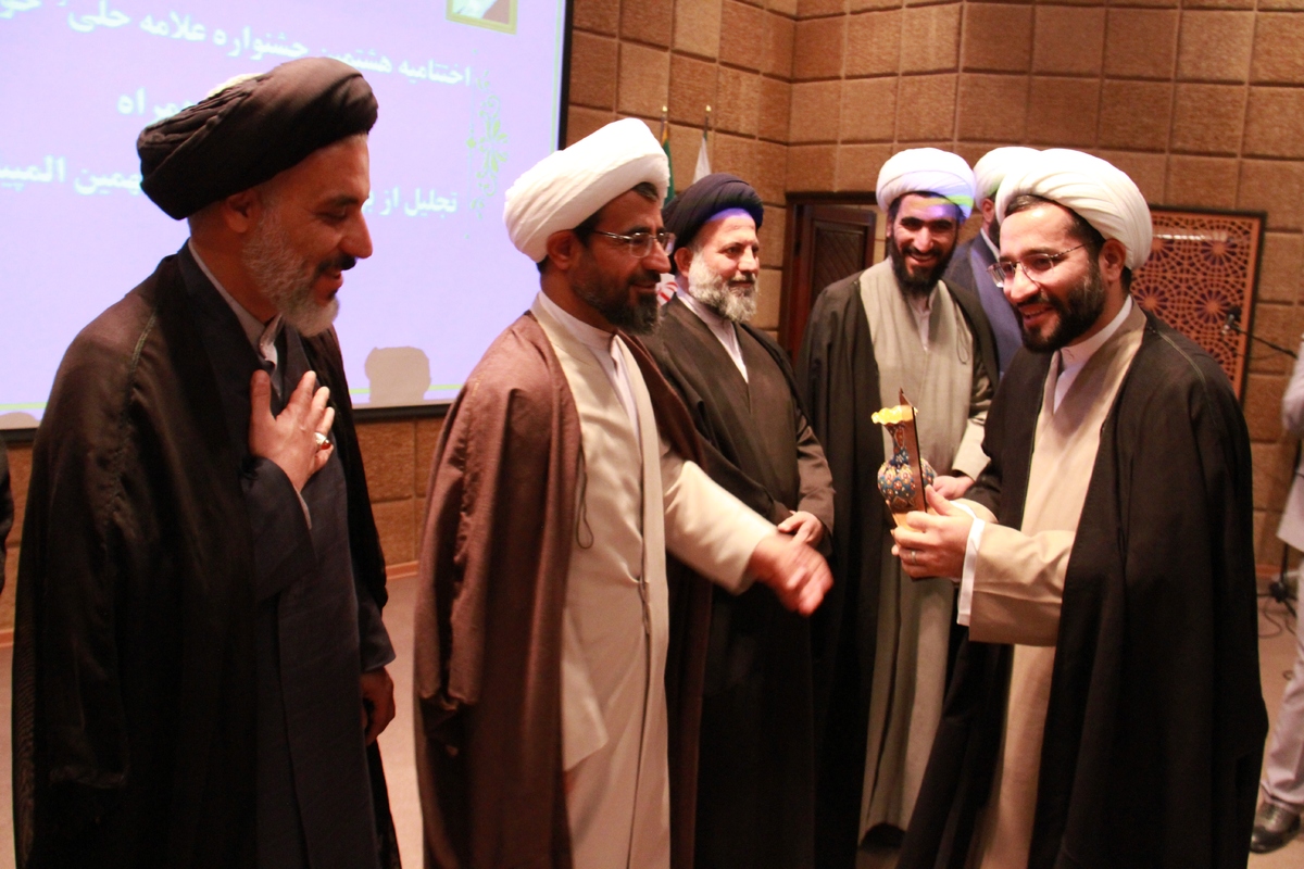 طلاب افتخارآفرین حوزه علمیه چهارمحال و بختیاری تجلیل شدند + عکس