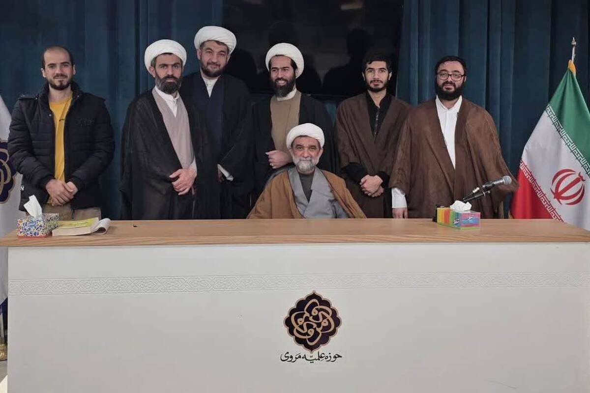 دومین نشست «فلسفه و زیستن» با محوریت فلسفه رئالیسم در حوزه علمیه مروی برگزار شد