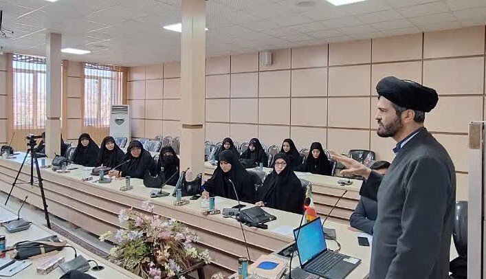 برگزاری سلسله کارگاههای پاسخگویی به شبهات دانشآموزی ویژه مبلغات امین در سنندج برگزاری سلسله کارگاههای پاسخگویی به شبهات دانشآموزی ویژه مبلغات امین در سنندج