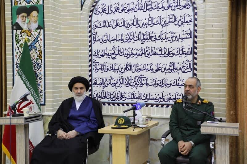 اعتقاد همراه با بیداری و بصیرت پیروزی را تضمین میکند اعتقاد همراه با بیداری و بصیرت پیروزی را تضمین میکند