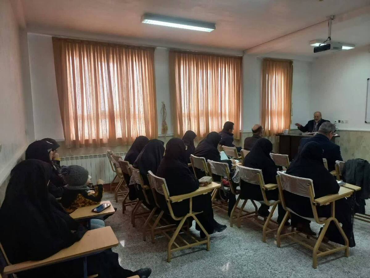 تجلیل از اساتید جانباز مدرسه علمیه تخصصی الزهرا در دانشگاه تبریز