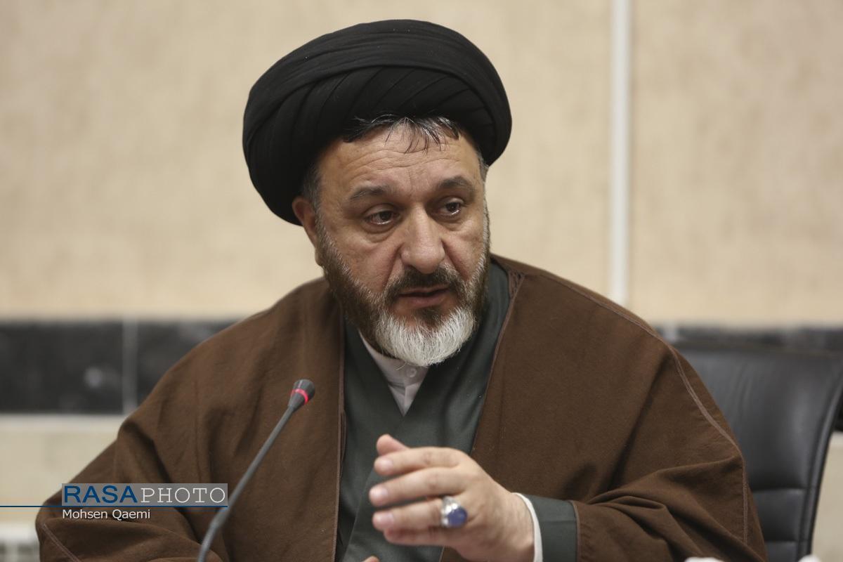  حمایت از دولت به معنای تعطیلی نقد دلسوزانه نیست