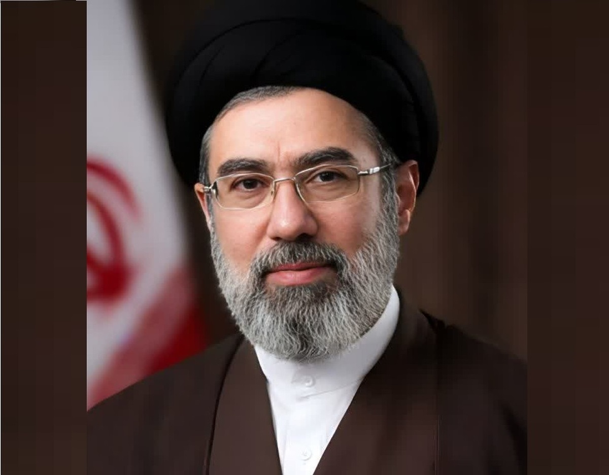 فیلم| لحظه اعلام انتخاب رهبر جدید جمهوری اسلامی در حرم شاهچراغ