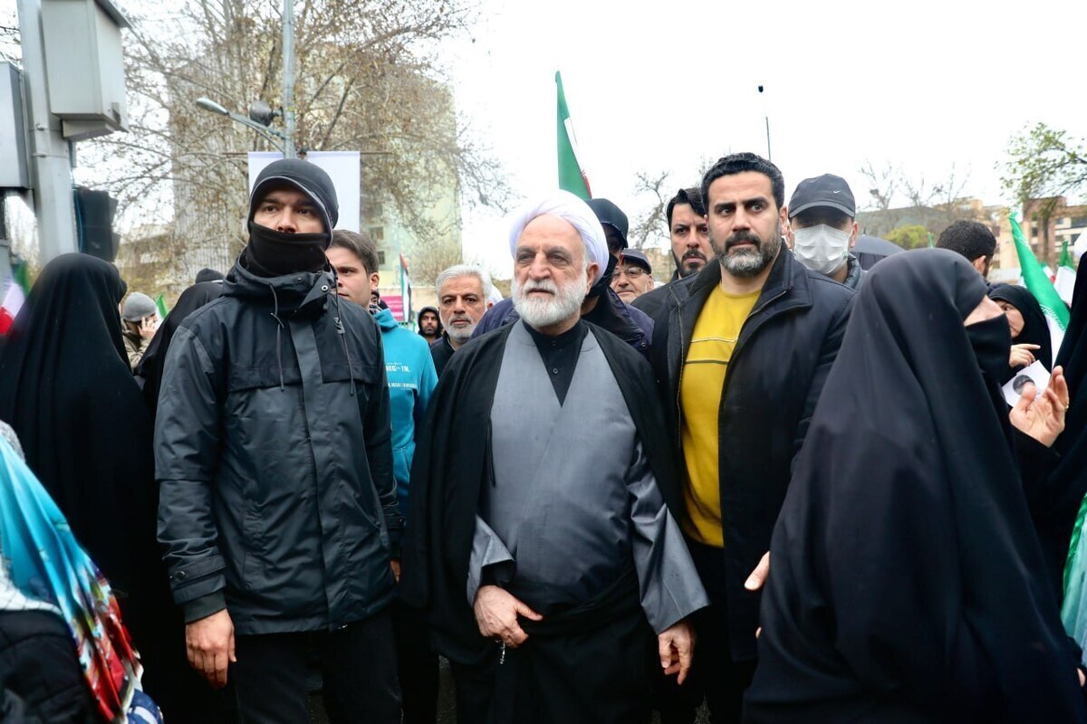 واکنش حجت‌الاسلام والمسلمین محسنی اژه‌ای به موشکی که در فاصله نزدیکش فرود آمد