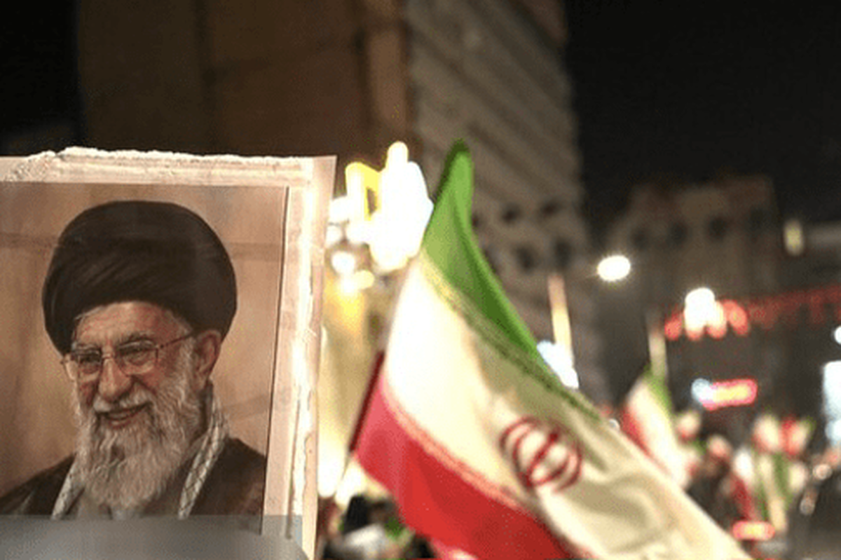 در این جنگ رسانه‌ای قدرت شعر کم‌تر از موشک‌ نیست‌