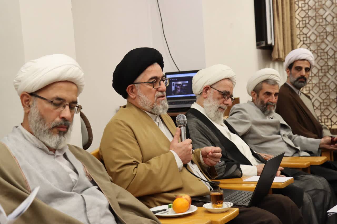 بررسی پیش‌نویس سند «مکتب هنر رضوی» در آستان قدس رضوی