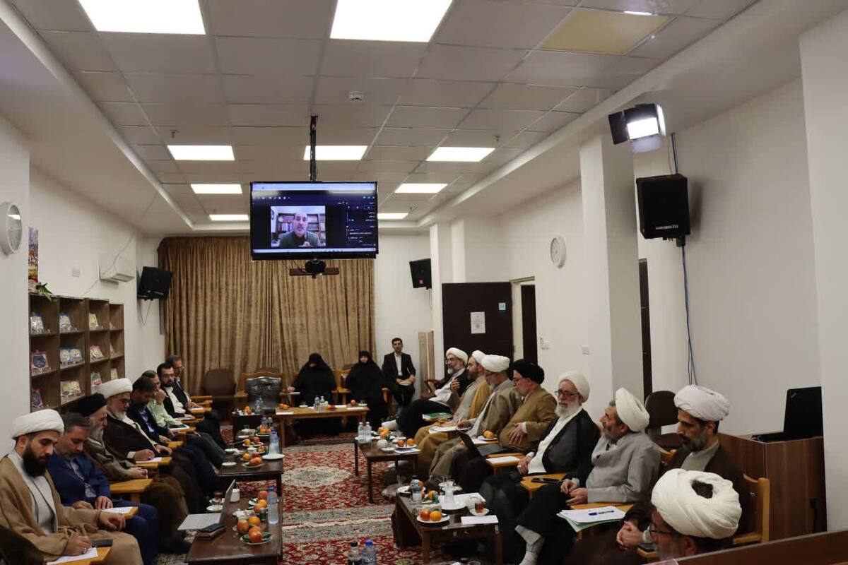 بررسی پیش‌نویس سند «مکتب هنر رضوی» در آستان قدس رضوی