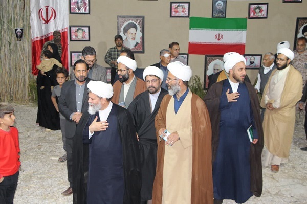 دیدار مدیر حوزه علمیه فارس با خانواده شهید روحانی اغتشاشات اخیر+تصاویر دیدار مدیر حوزه علمیه فارس با خانواده شهید روحانی اغتشاشات اخیر+تصاویر