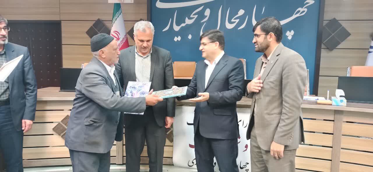 اقتدار جمهوری اسلامی ریشه در خون پاک شهدا دارد اقتدار جمهوری اسلامی ریشه در خون پاک شهدا دارد