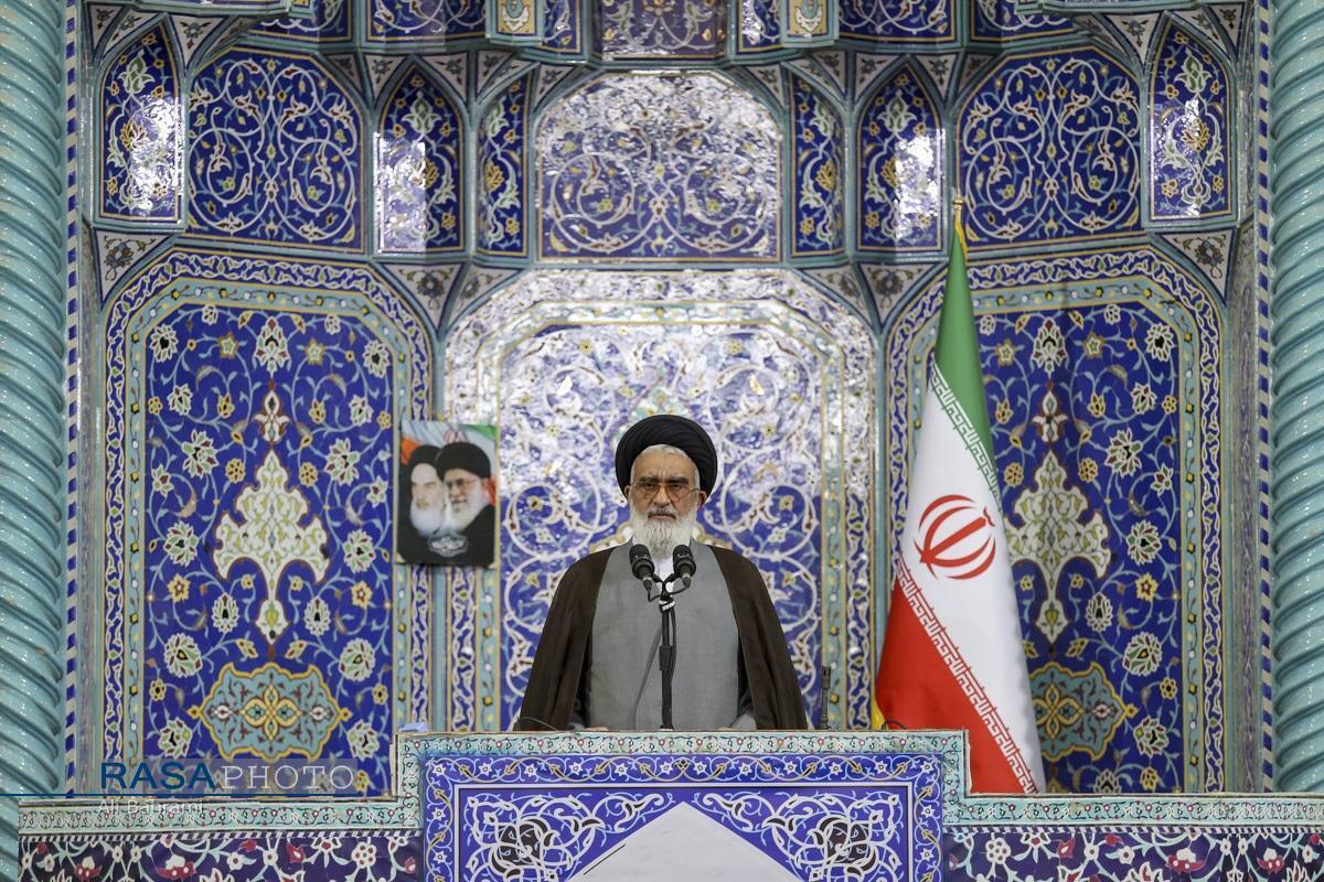 توطئه دشمن با بصیرت دانشجویان انقلابی خنثی شد/ وزیر علوم در حفظ دانشگاه از ناهنجاری ها وظیفه سنگینی دارد