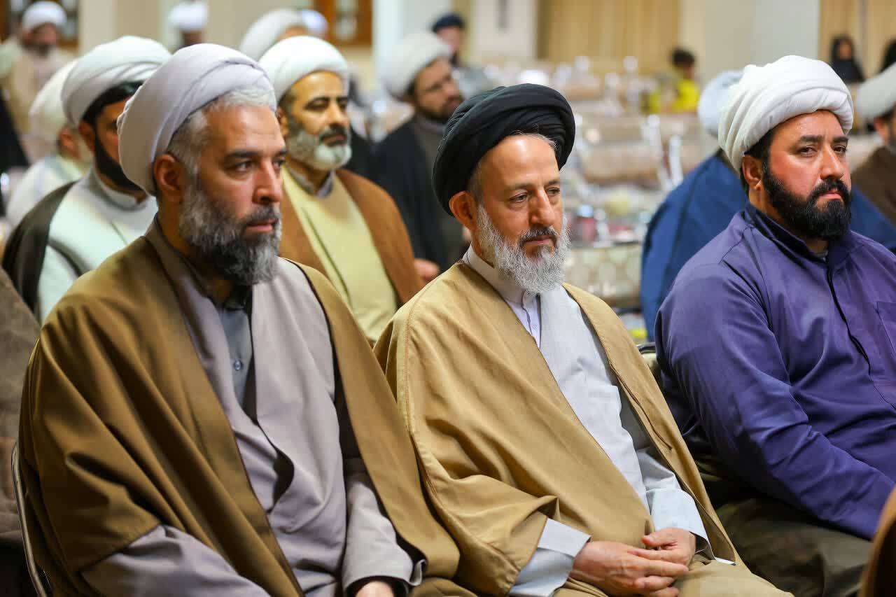 تجلیل از مقام معلم با تأکید بر جایگاه والای استادان حوزه و ضرورت توجه به معیشت طلاب