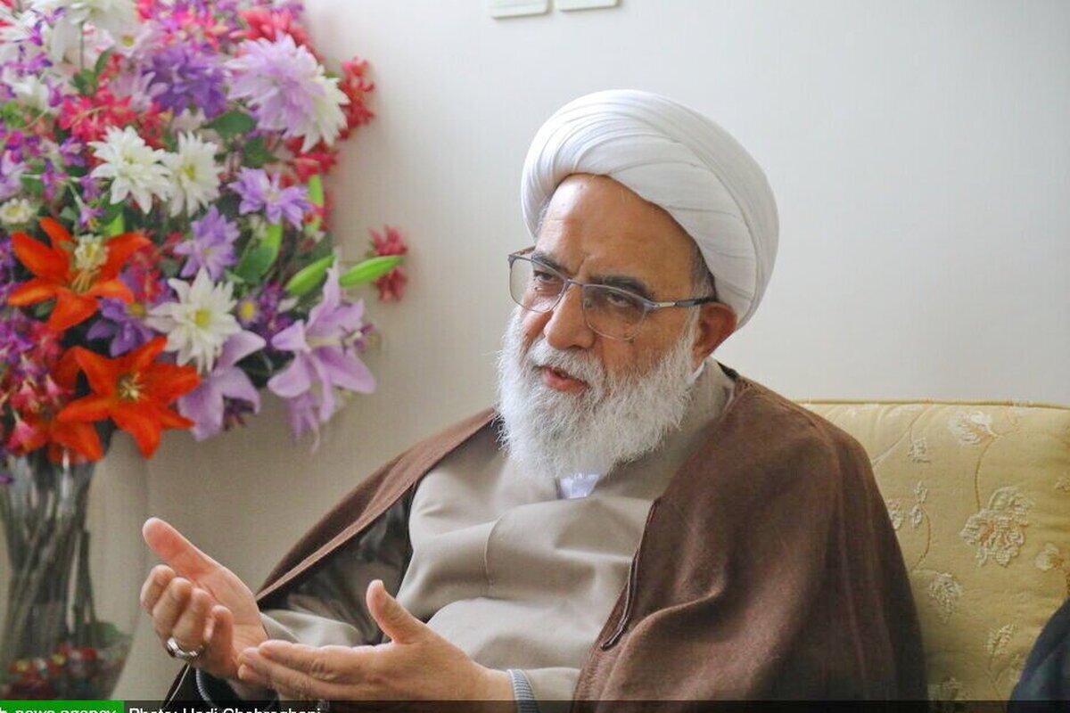 وظیفه حوزویان شناخت و عمل به منشور رهبر انقلاب است/ لزوم صیانت از حوزه دربرابر هجمههای داخلی و خارجی