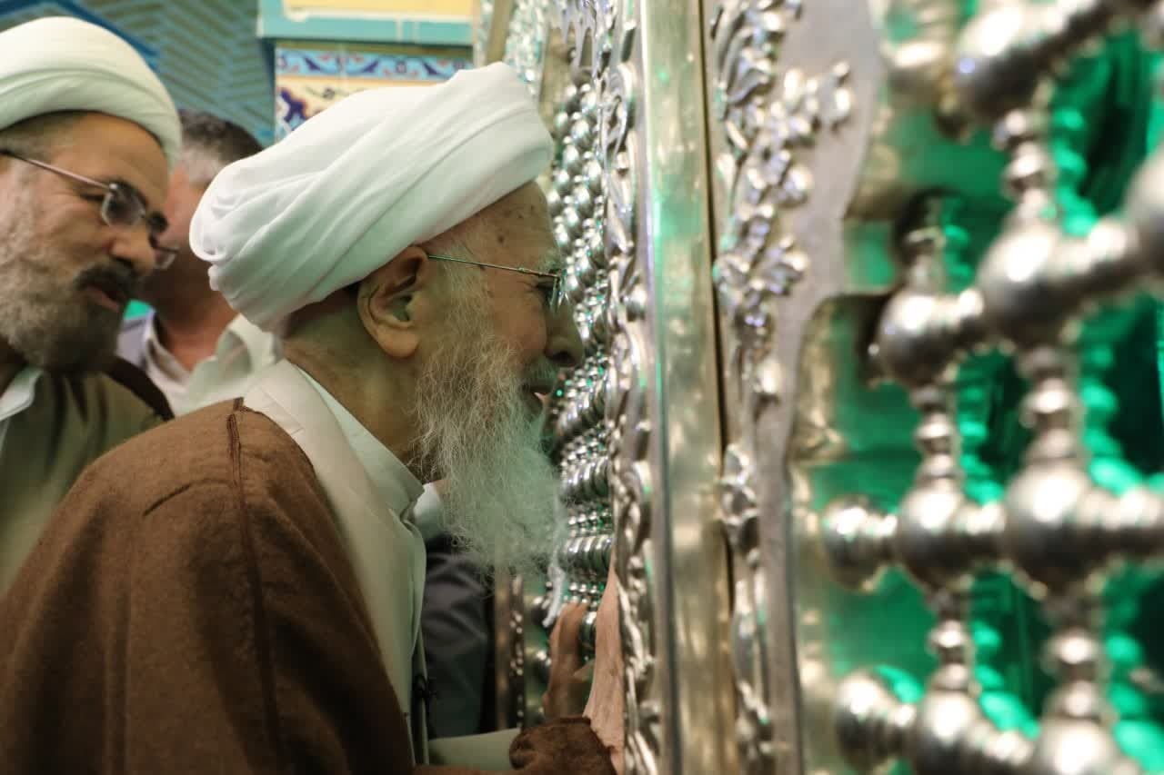تشرف حضرت آیت‌الله جوادی آملی به حرم مطهر امامین عسکریین در سامرا