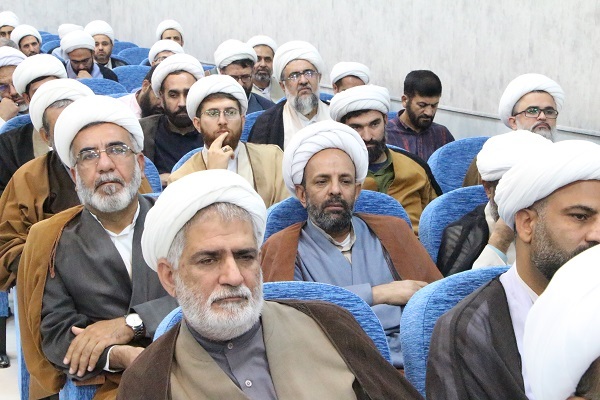حوزه علمیه فارس در تبیین و اجرایی شدن منشور رهبر انقلاب پیشگام شد