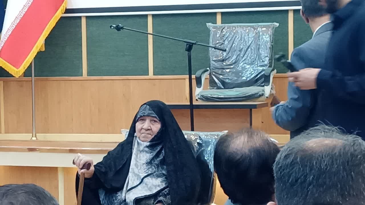 اختتامیه دهمین جشنواره رسانهای ابوذر برگزار شد// در حال تمکمیل اختتامیه دهمین جشنواره رسانهای ابوذر برگزار شد// در حال تمکمیل