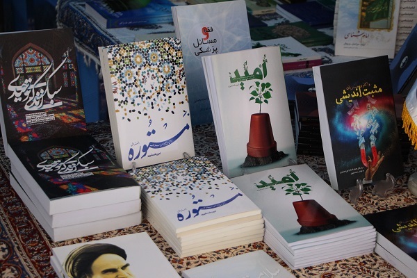 خبر عکس نداره////افتتاح چهارمین نمایشگاه دستاورد های حوزه علمیه فارس در حرم مطهر شاهچراغ