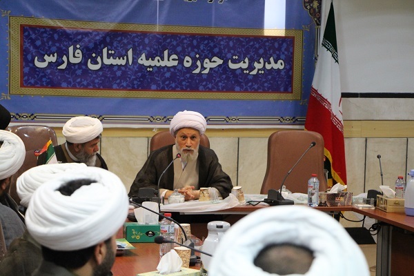 نهادهای حوزوی فارس برای اجرا شدن منشور رهبر انقلاب به میدان آمدند