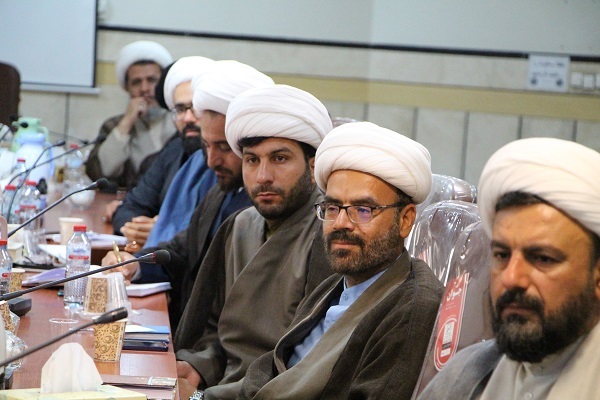 نهادهای حوزوی فارس برای اجرا شدن منشور رهبر انقلاب به میدان آمدند