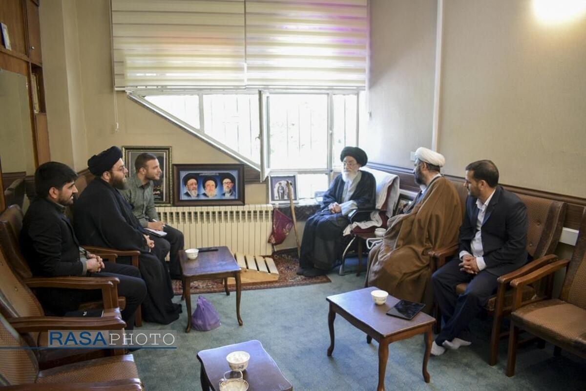 دیدار صمیمانه مسؤولان خبرگزاری رسا با پدر شهید آیتالله آلهاشم
