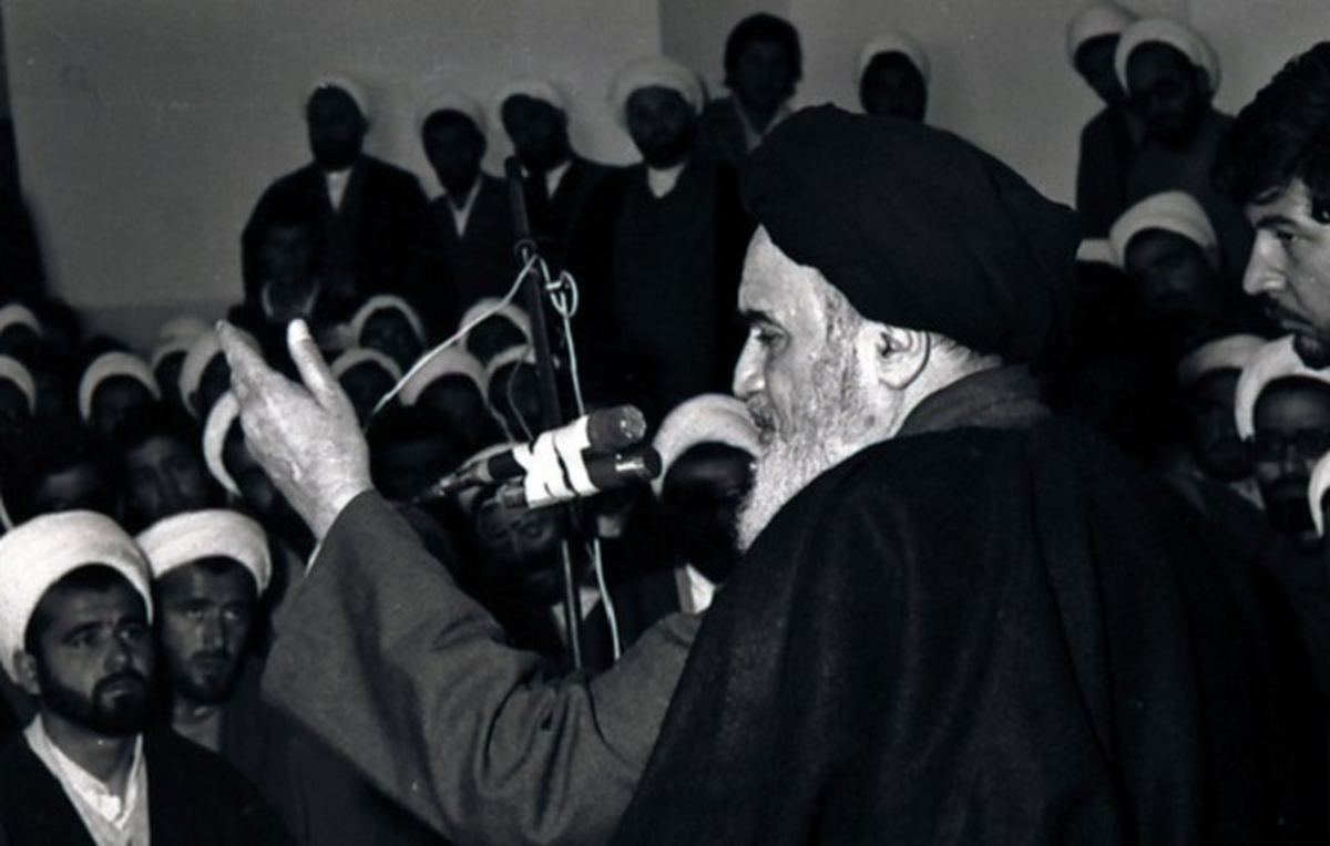 مروری بر جایگاه روحانیت در نگاه امام خمینی